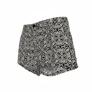 Trixie + Lulu Stylish Black and White Women's Shorts‎ size 11/12